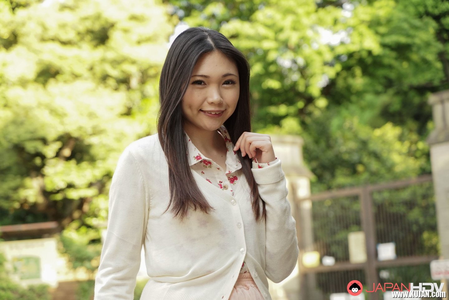 Naughty asian doll Mahiro Yozora stripping outdoors - Photo #3288444