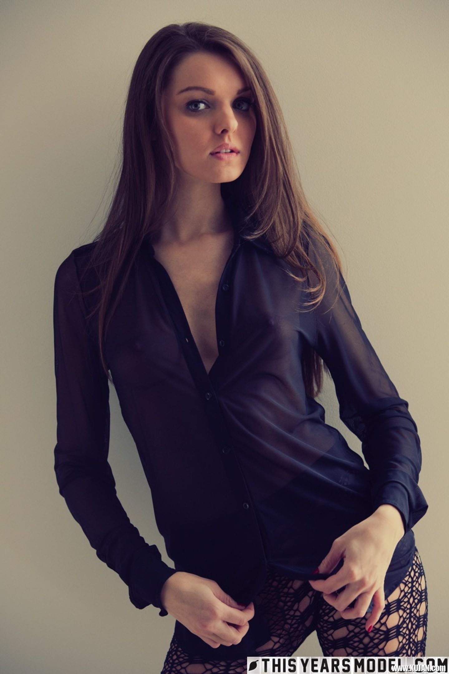 Luscious Michelle Clark poses with her Tits out - Photo #3291419