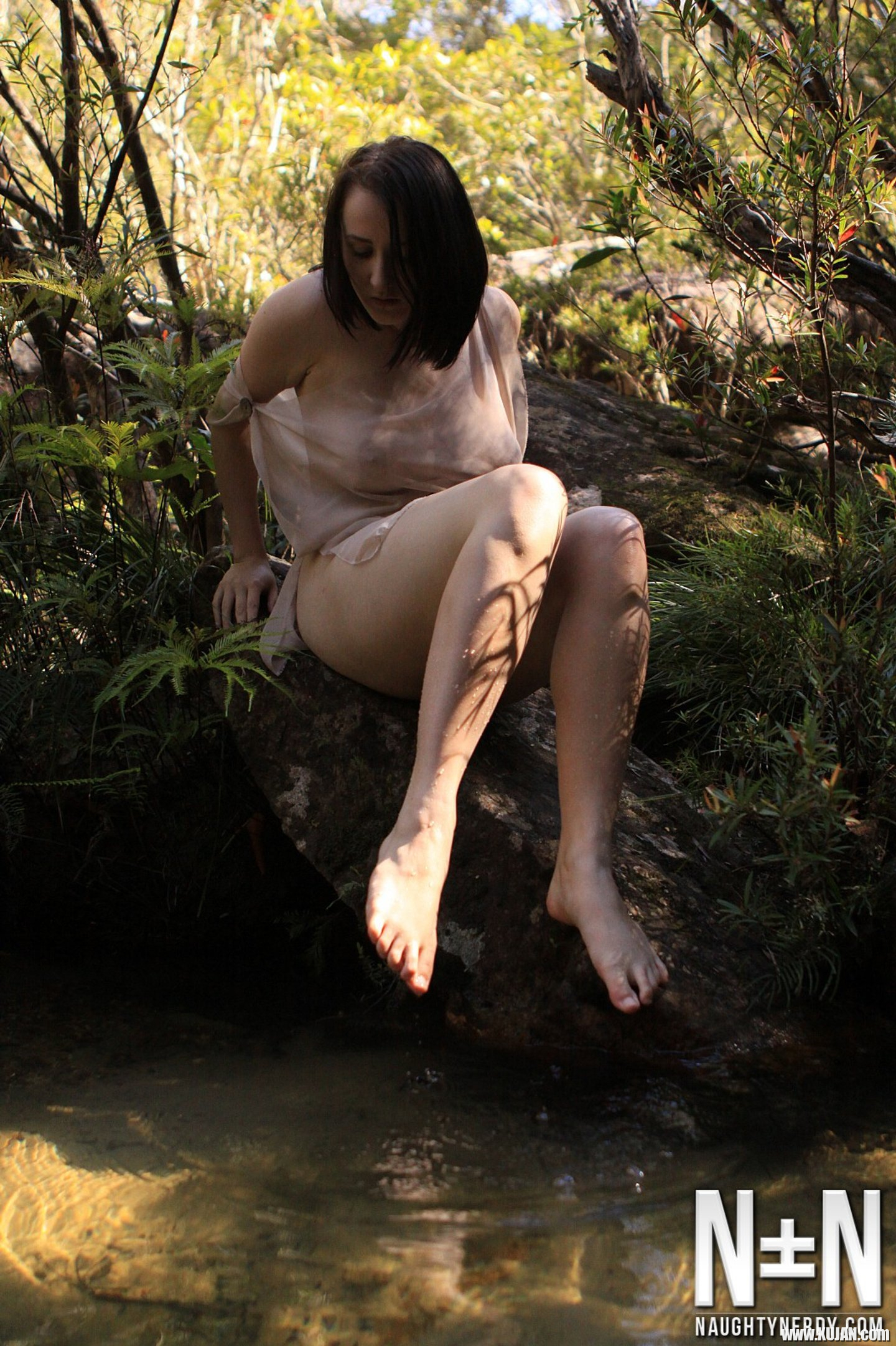 Aeryn Walker cools off her hot Body in a Stream - Photo #3292430