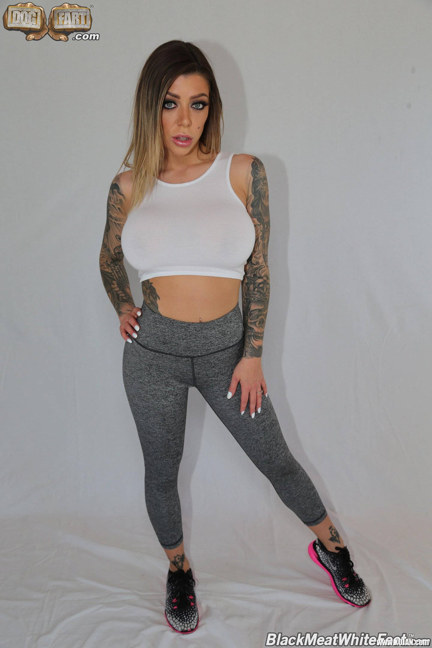 Karma Rx gets her Feet spunked by a black Dick - Photo #3294216