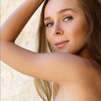 A lovely model Karissa Diamond teases on camera