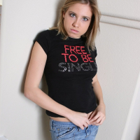 Babe Amanda Crush slides off her sexy tight Jeans