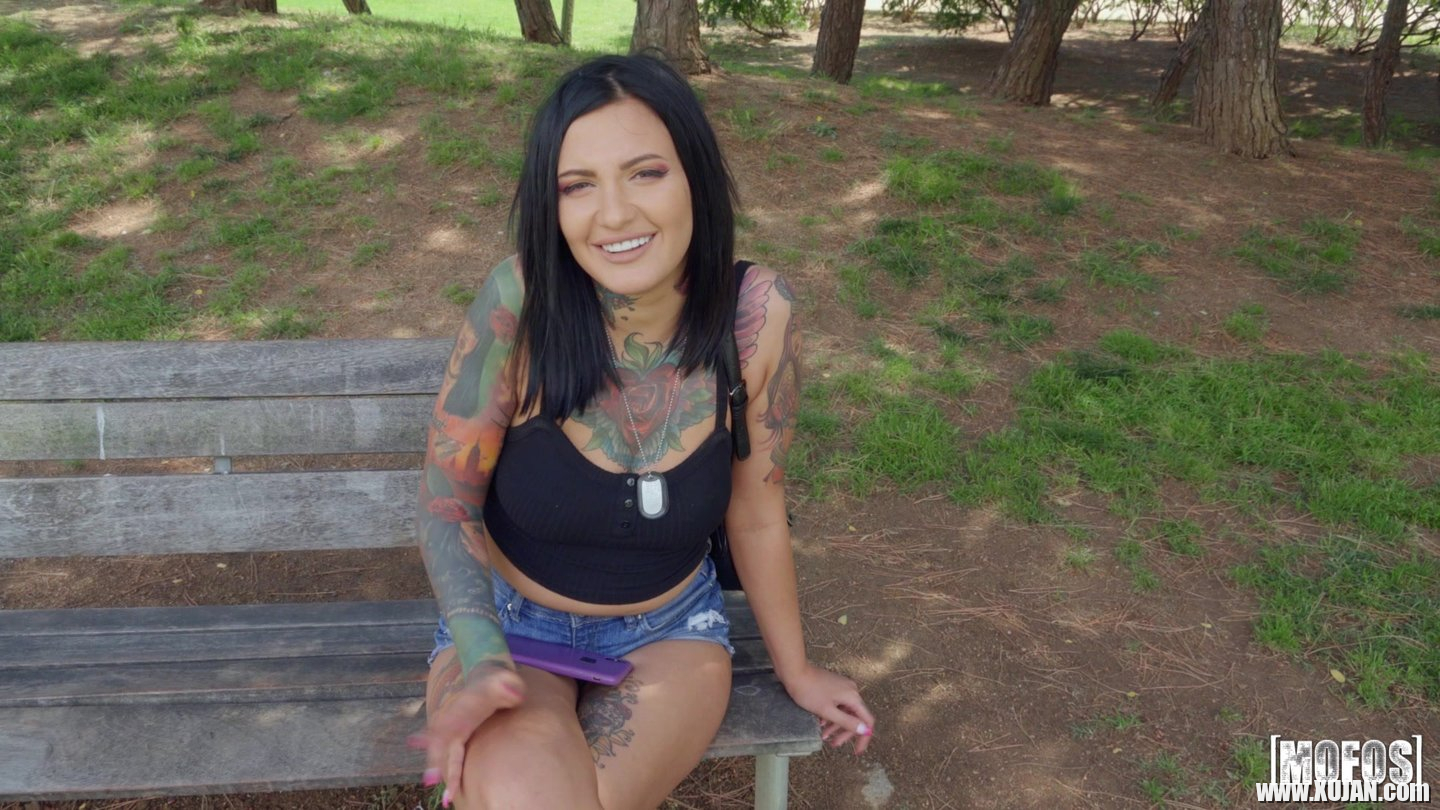 Adel Asanty seduces and fucks Stranger in the Park - Photo #3314147