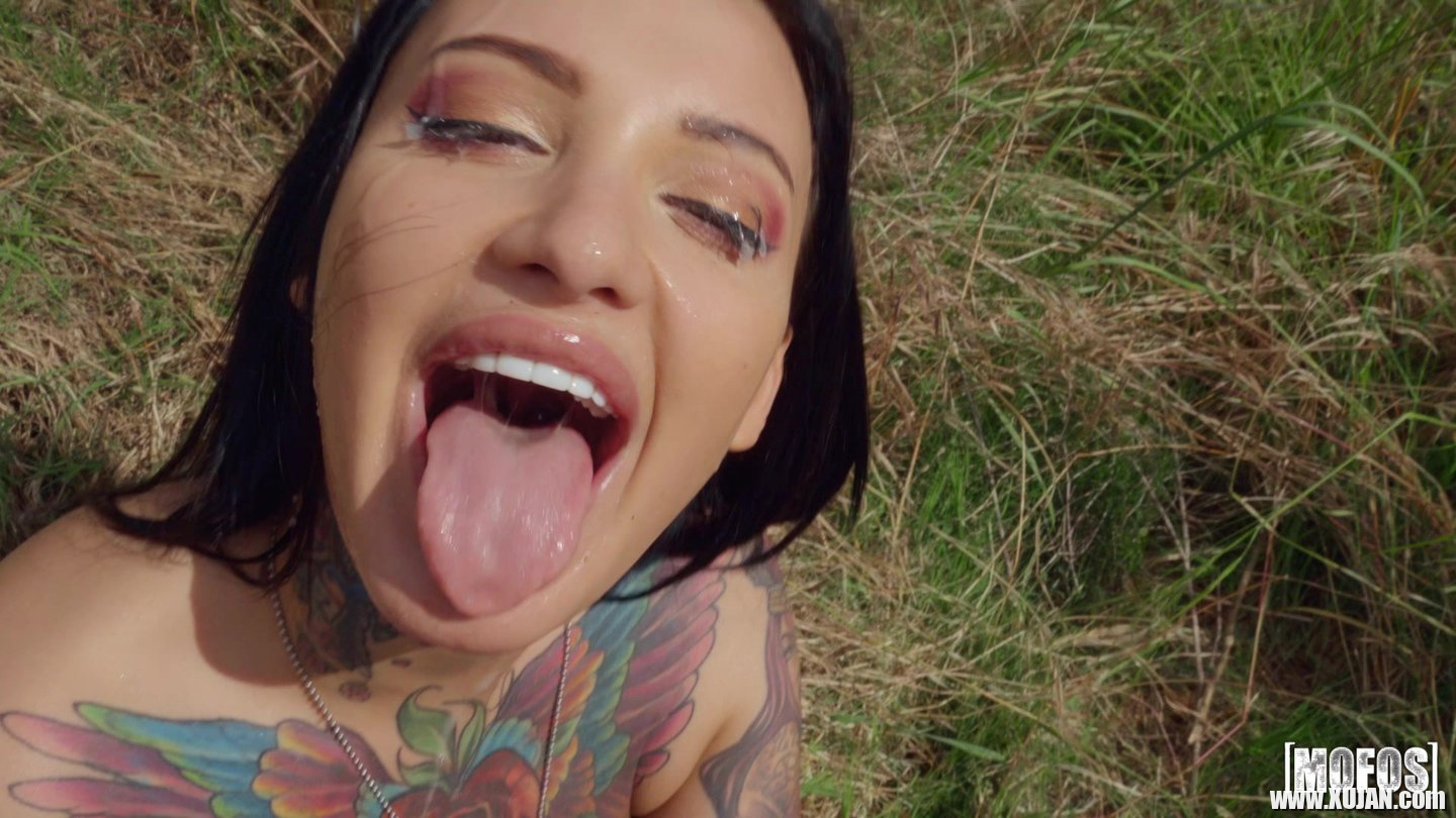 Adel Asanty seduces and fucks Stranger in the Park - Photo #3314151
