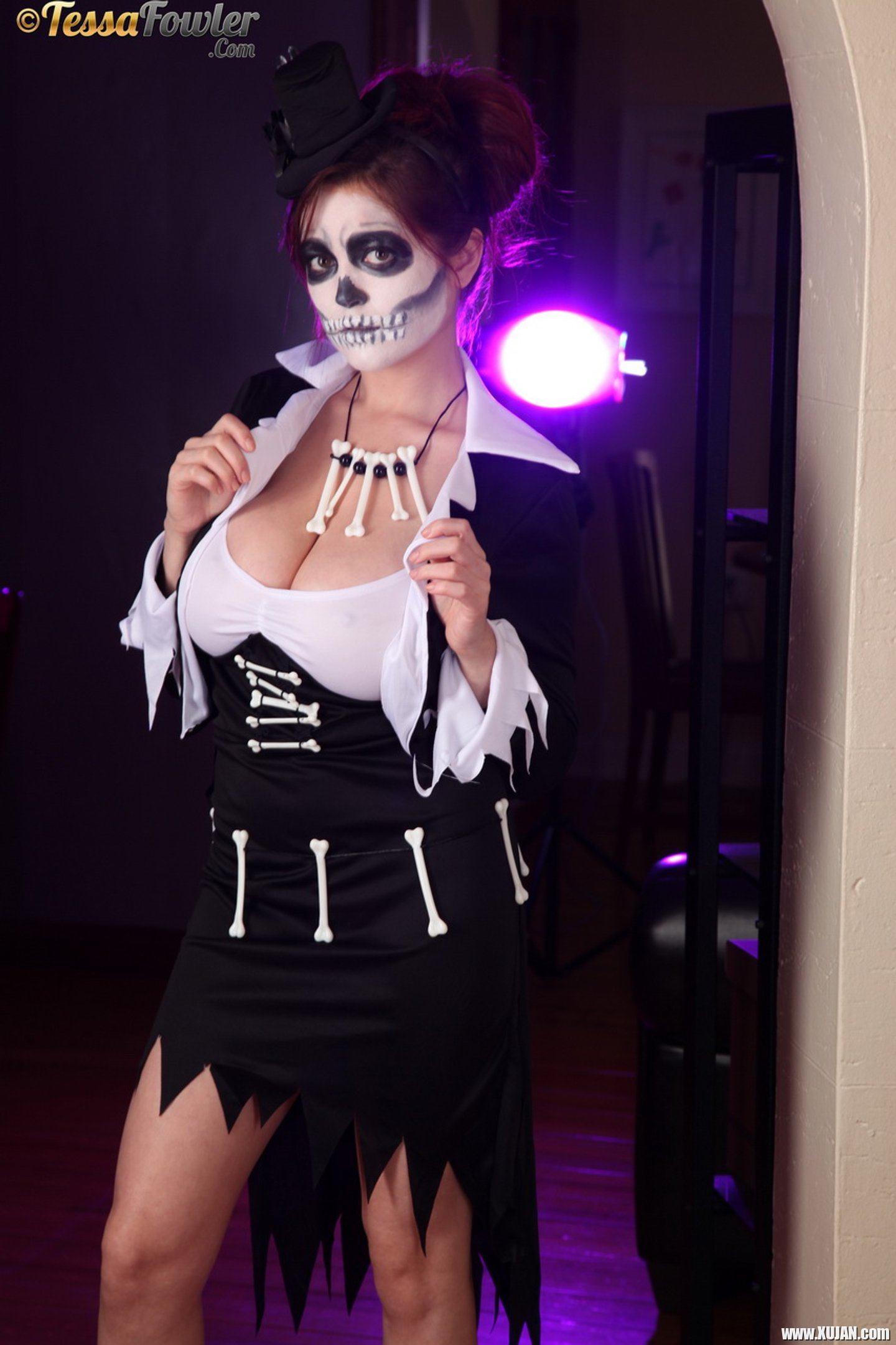 Spooky Tessa Fowler showing her Tits for Halloween - Photo #3314336