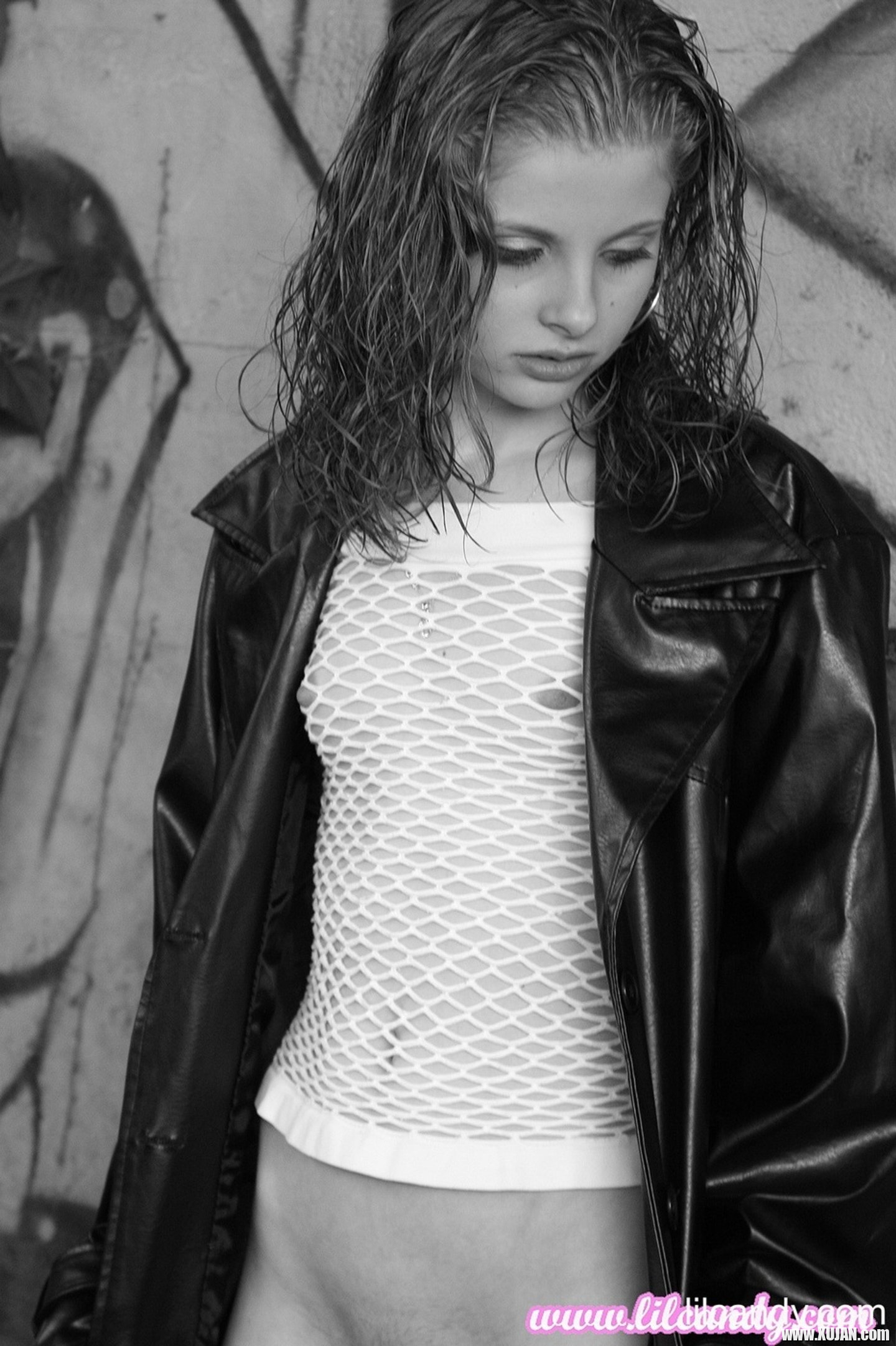 Pretty Lil Candy poses outdoors and spreads her tight little pussy - Photo #3314571