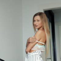 Lisa Dawn seductively spreads and toys wet Snatch