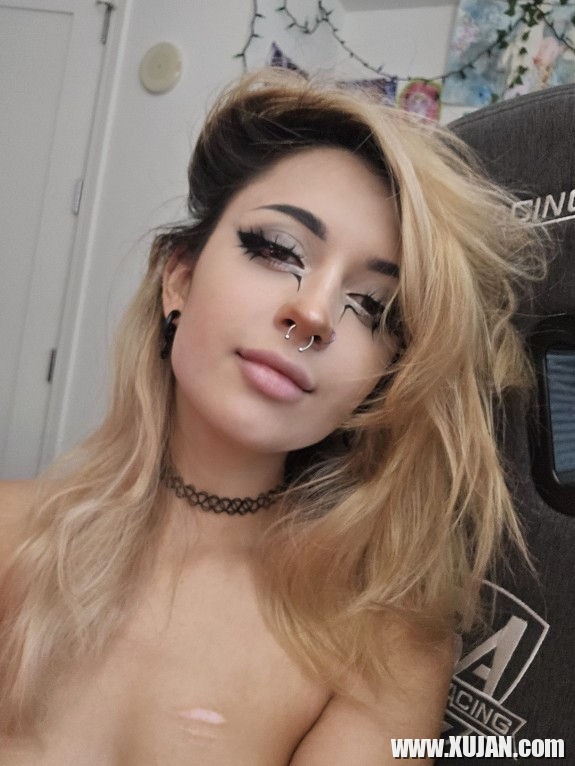 OGhJUYN 1 Goth Domme Pornhub ejin - Photo #3317593
