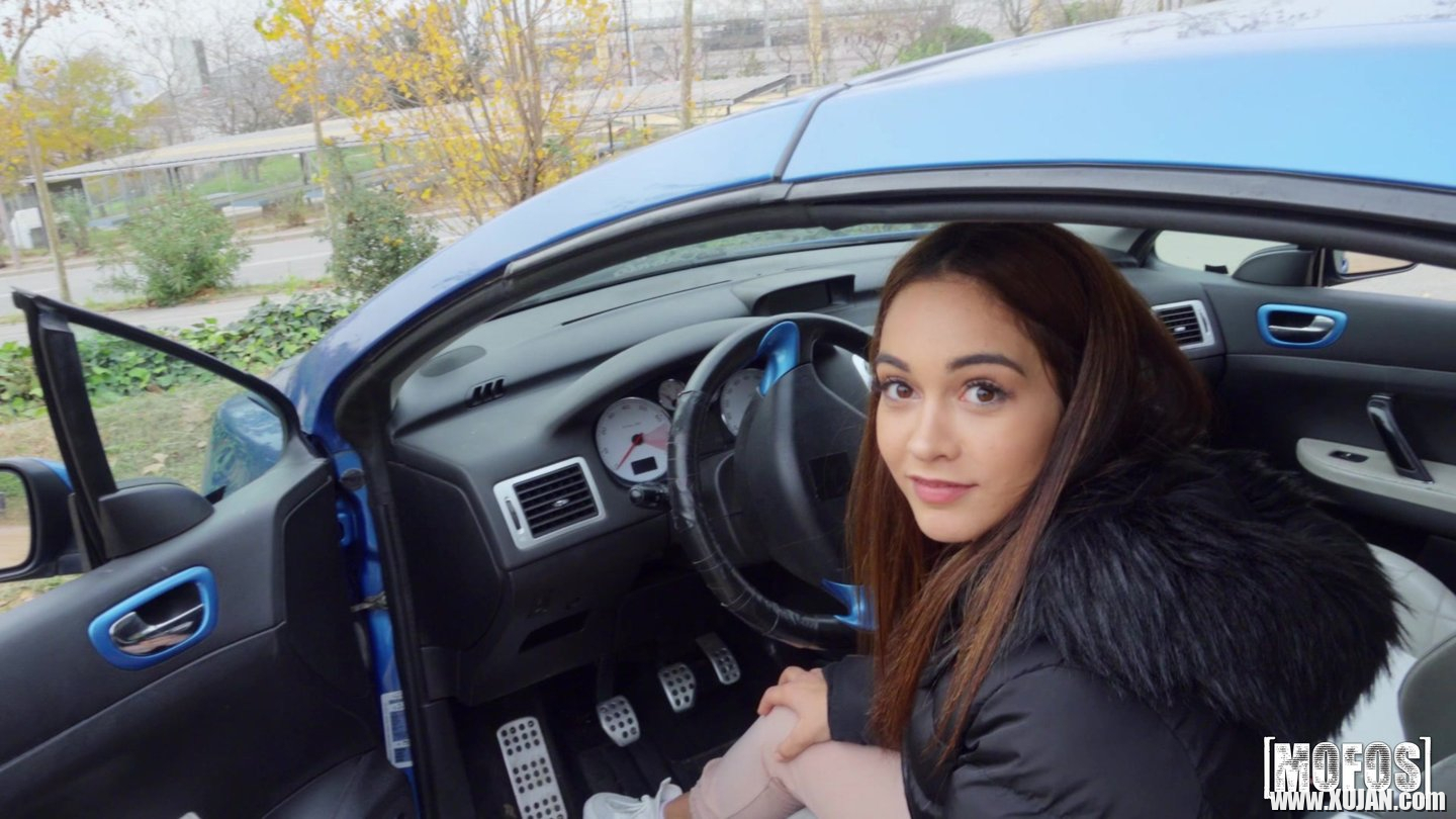 Wild Girl Ginebra Bellucci fucking in a Car - Photo #3318789
