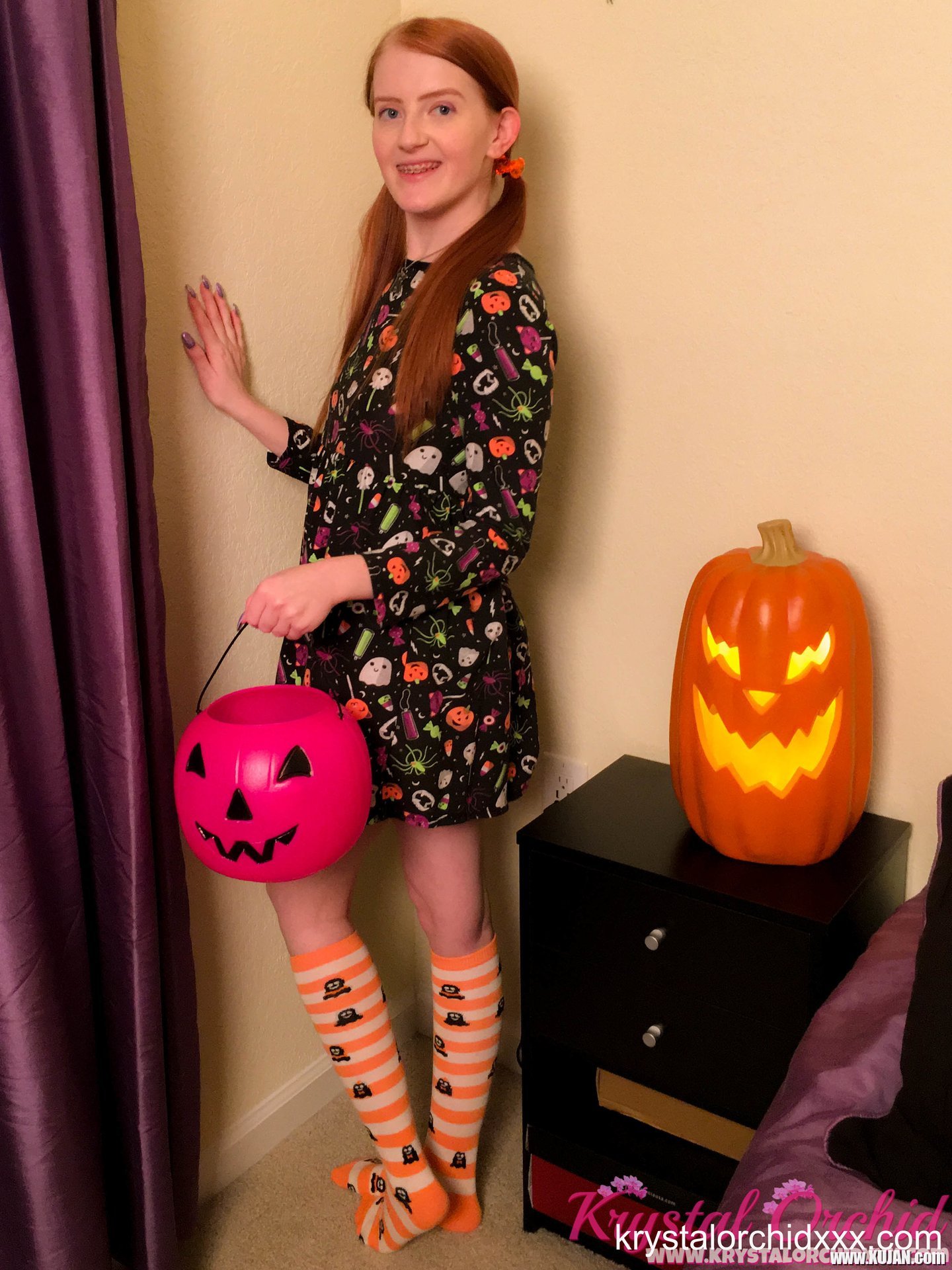 Sexy Cherry Fae drills her Muff for Halloween - Photo #3319598