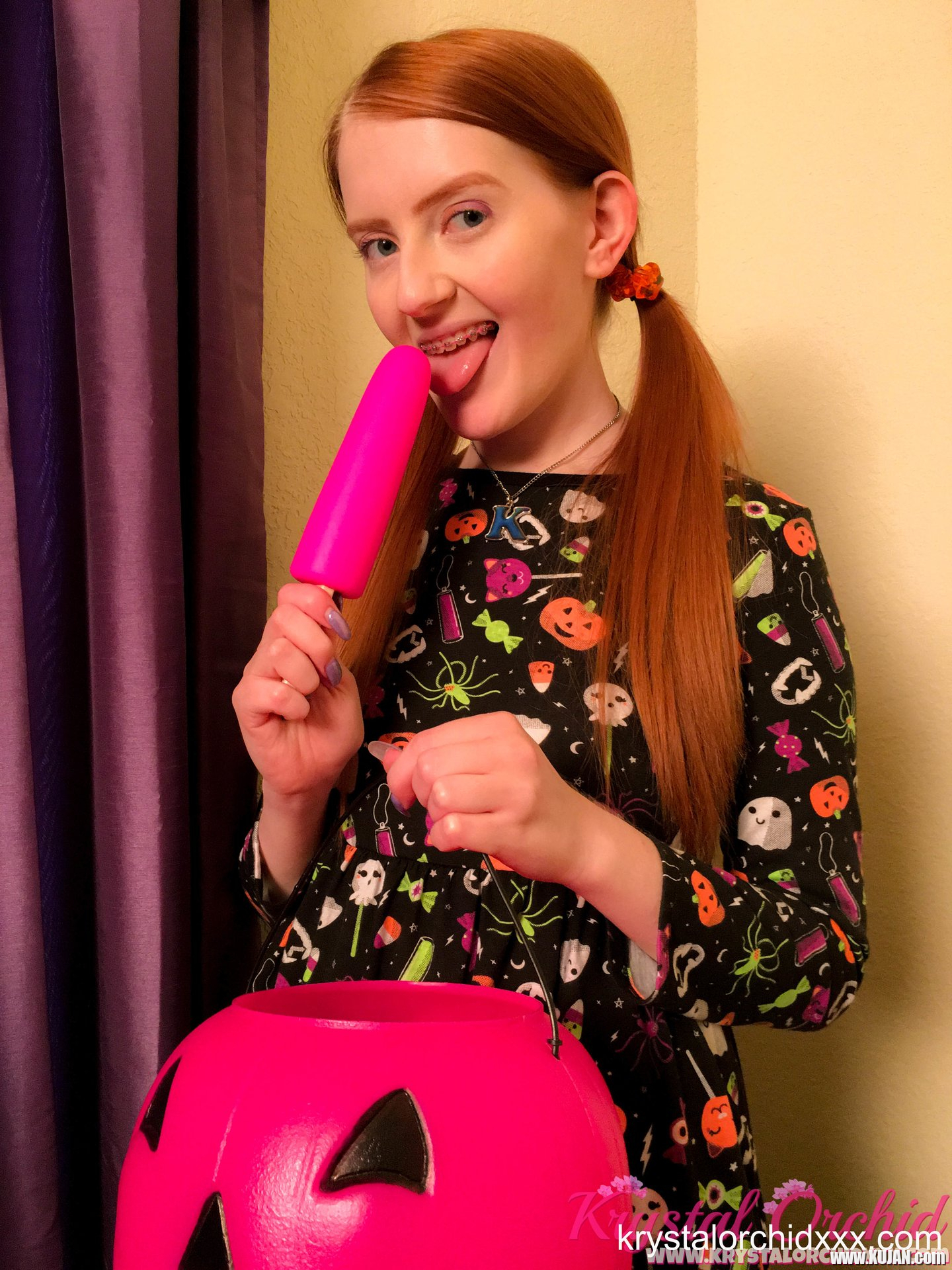 Sexy Cherry Fae drills her Muff for Halloween - Photo #3319599