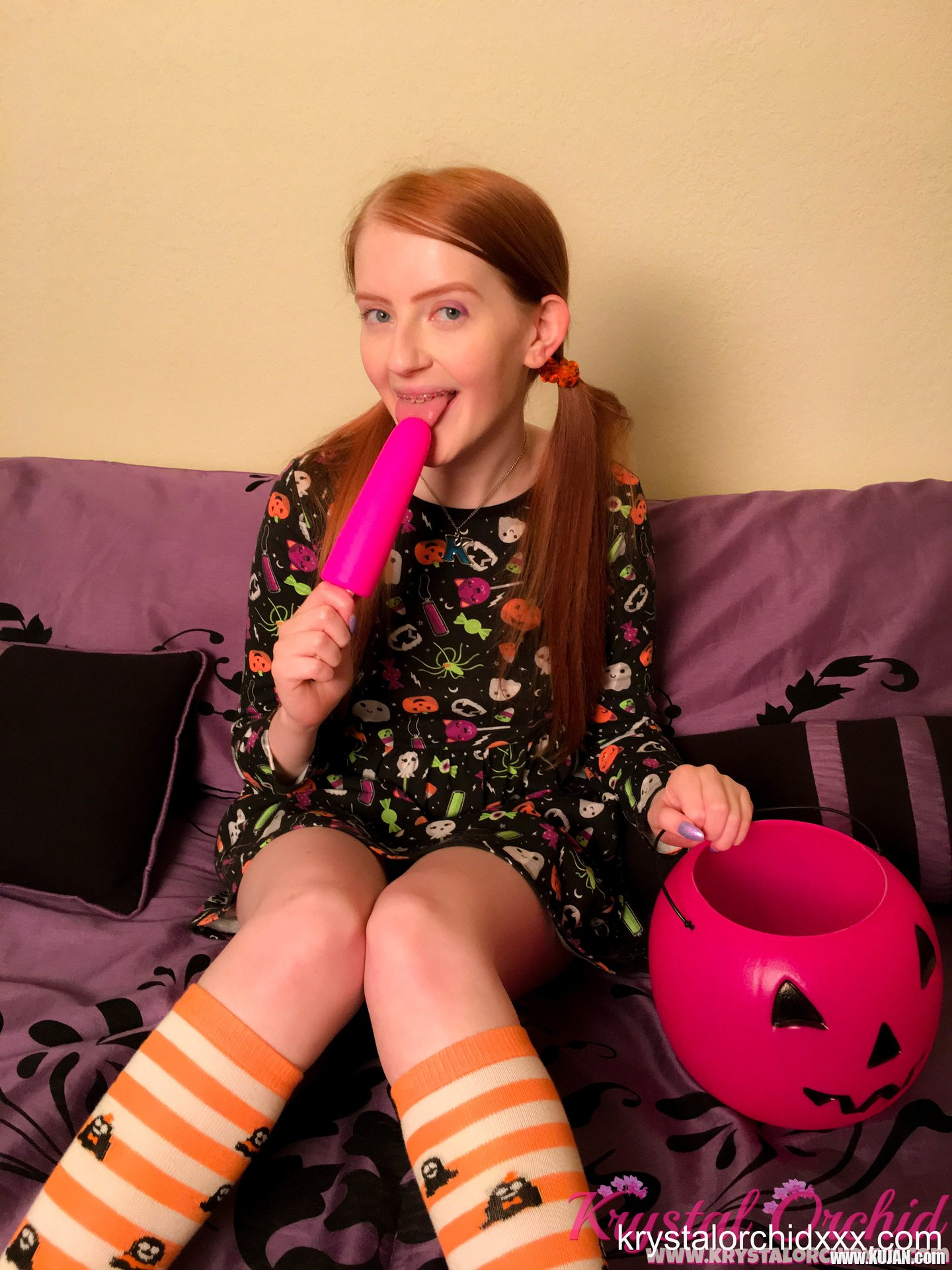Sexy Cherry Fae drills her Muff for Halloween - Photo #3319600