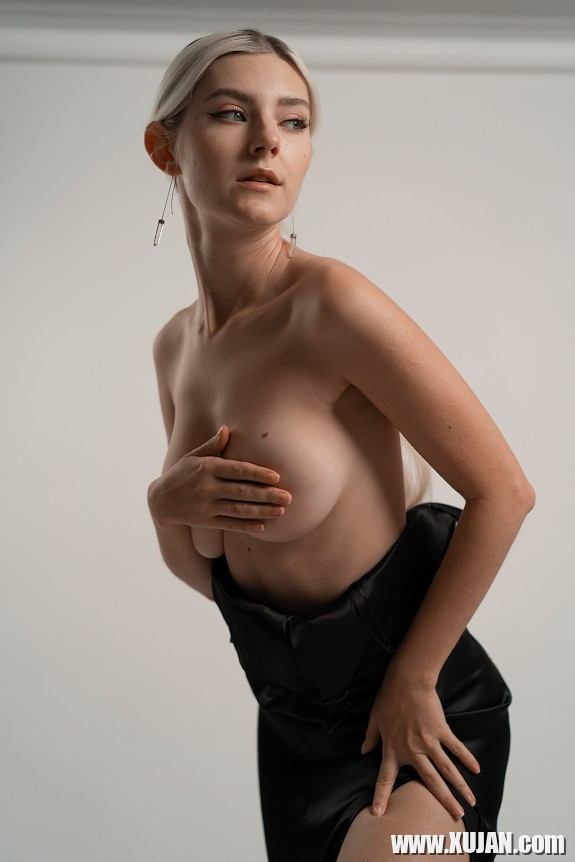 Eva Elfi gaghtni gortsakal - Photo #3326775