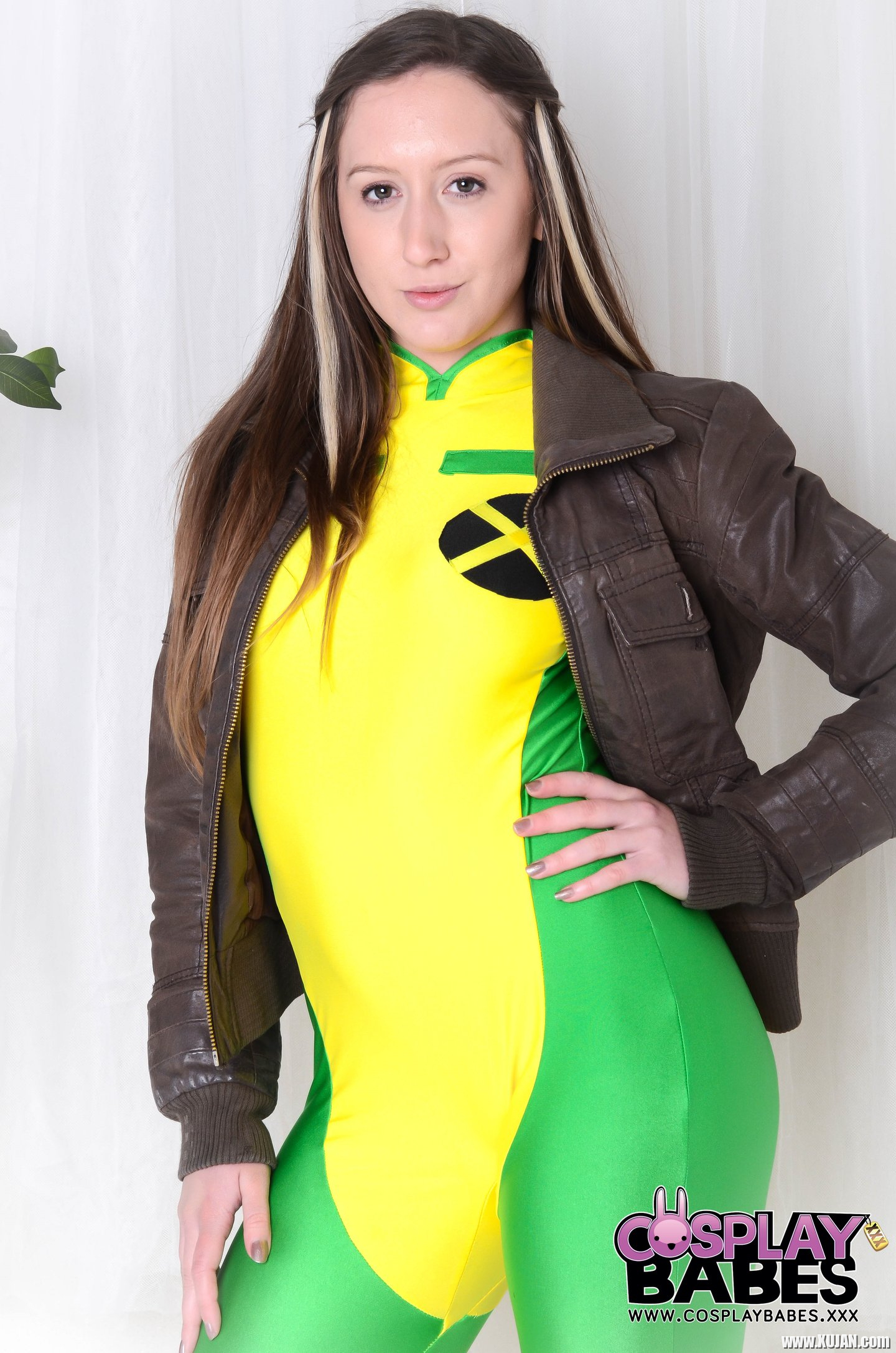 Hot Elouise Please masturbates in Cosplay Scene - Photo #3327328