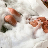 Sexy Meet Madden gets all Soaped up and Wet in a Tub