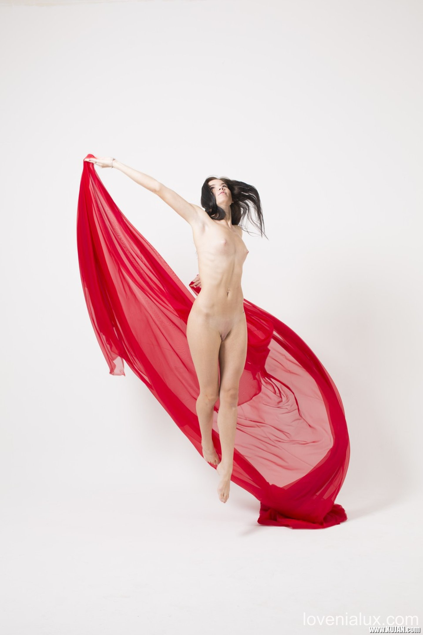 Lovely girl Lovenia Lux puts her naked figure on display - Photo #3330357
