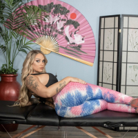 Curvy Stephanie Love bends over to be licked and sits on his face after