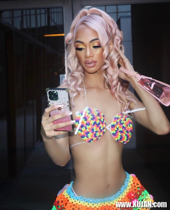 Trans Lightskin baddie - Photo #3334640