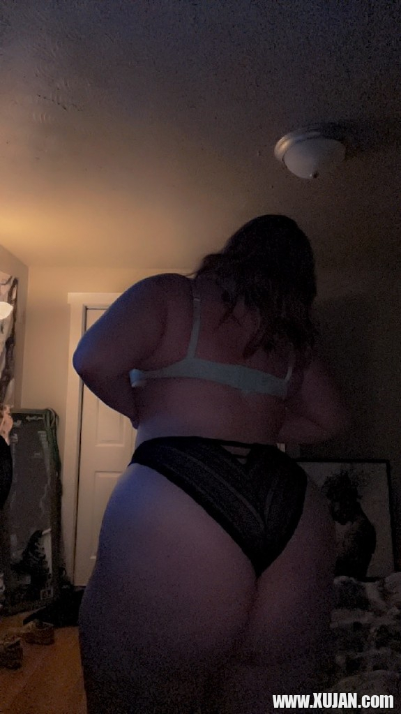 Big ass 18 yo tsaghrel - Photo #3339941
