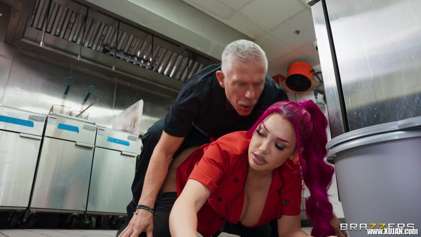 Bootylicious bitch Lily Lou getting analyzed by a chef Mick Blue - Photo #3346068