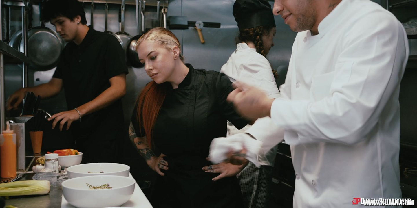 Busty and lusty chef Cubbi Thompson fucking hard in the kitchen - Photo #3347044