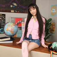 Bubble butt Ronnie Violet bends over to be fucked on the table