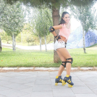 Roller Skater Carolina Abril gets her Pussy nailed