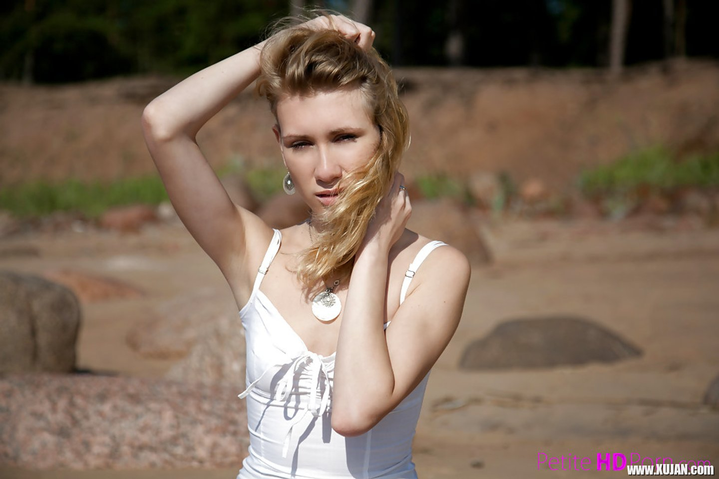 Lovely young girl Mariana strips and shows her shaved pussy on the beach - Photo #3356249