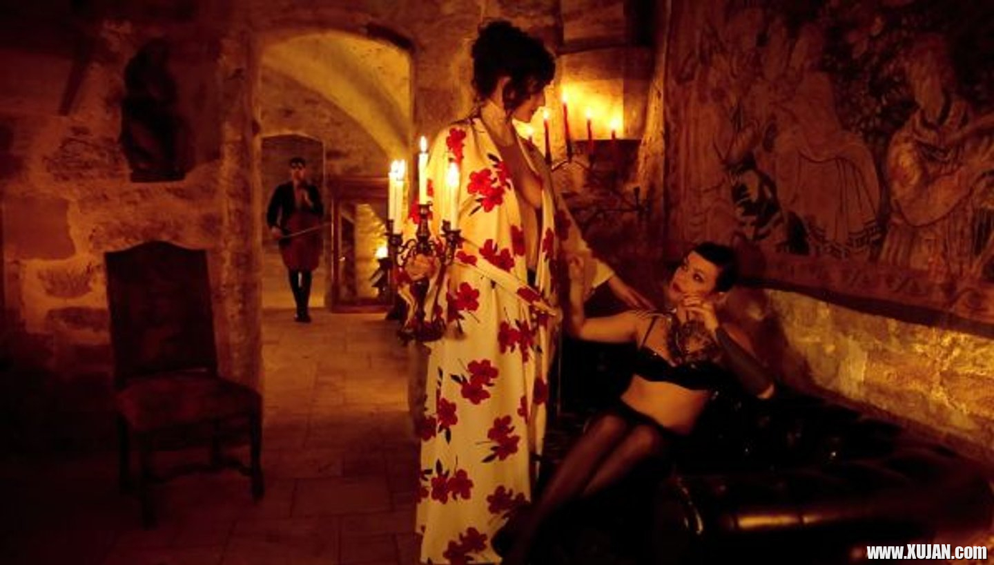 Obedient Chick fulfills her hot Mistress Desires - Photo #3357072