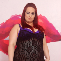 Naughty BBW Phoenix Redd sucks a Cock