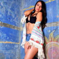Melanie Lover enjoys showing sexy Body on Camera