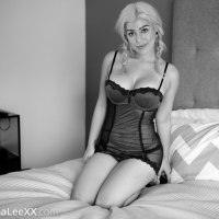 Sexy Briana Lee in Lingerie toying her aching Twat