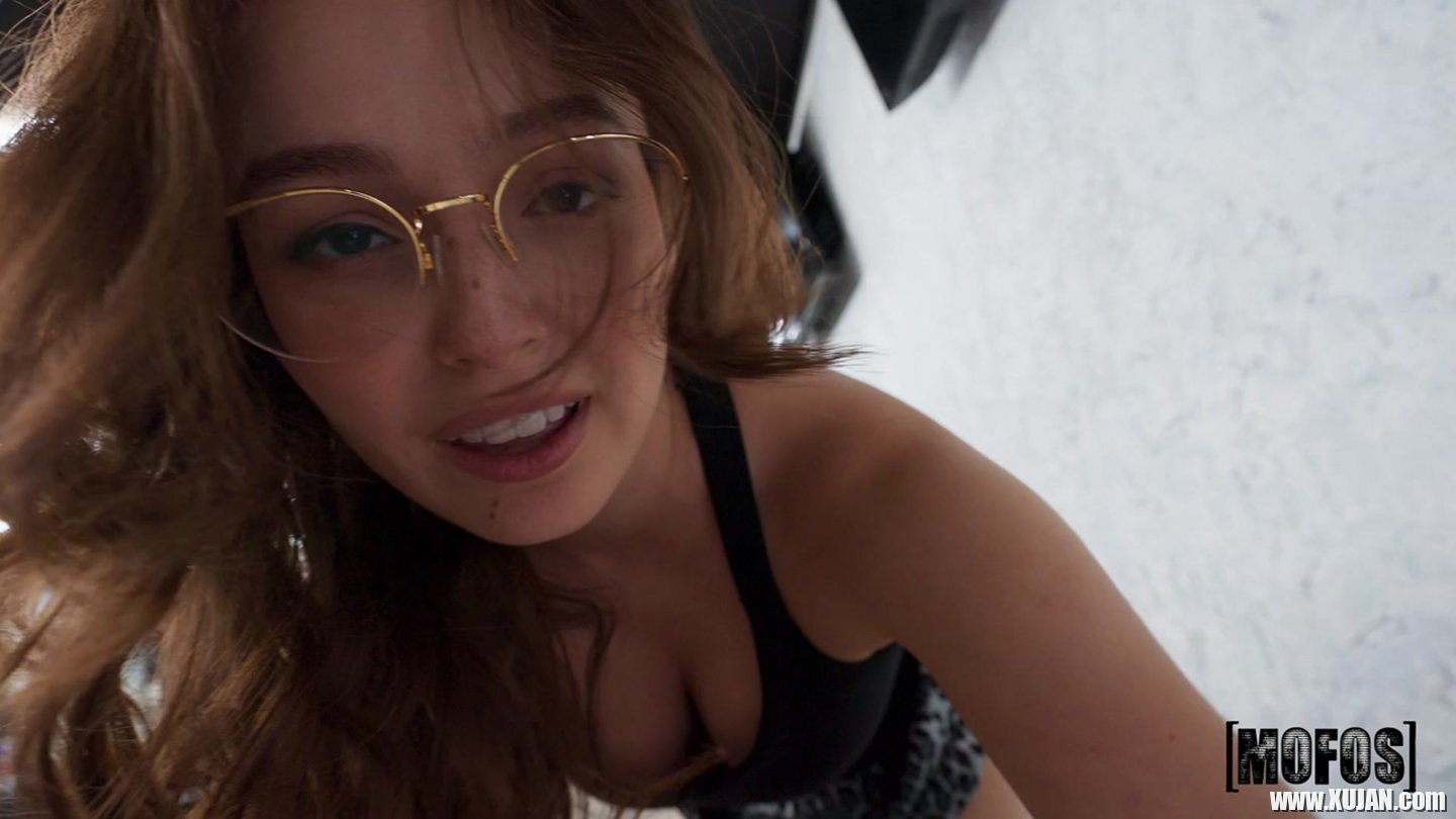 Leana Lovings gets shagged hard and deep by Lucas Frost at the barbershop - Photo #3368053