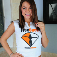 Hottie Taylor Lain shows off her sexy FreeOnes gear