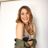 Stunning Girl Kinsley Eden exposes her Hot Body