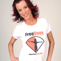 Sweet Amy Lee posing in a Freeones TShirt