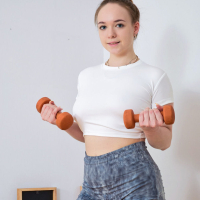 Solo Kris Piper with natural tits shaved twat likes to workout naked