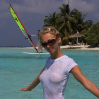 Girl on Vacation showing her Boobs in the Bahamas