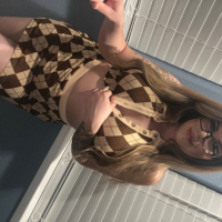 Hot nerd Aveli shat nkarner miayn erkrpaguneri hamar