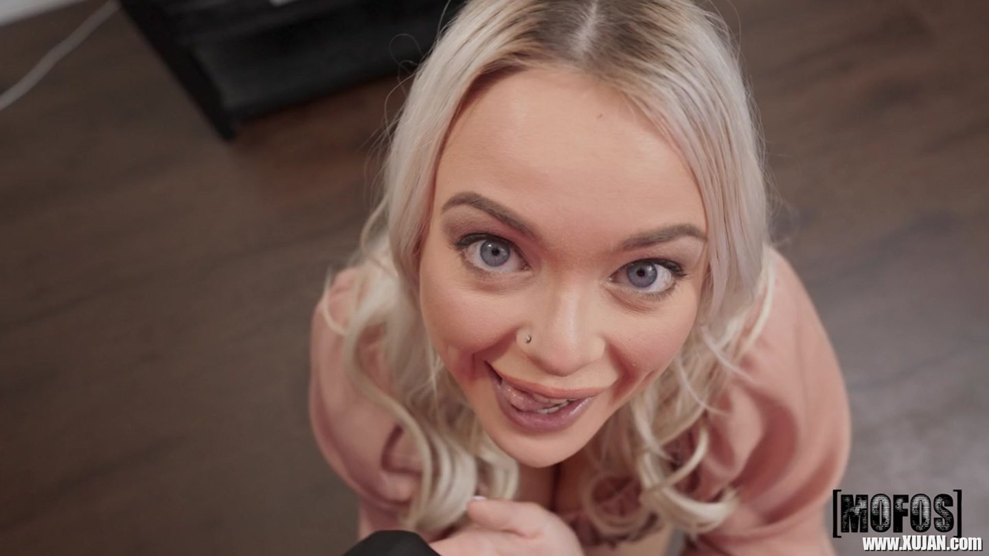 Blonde beauty Alexis Kay gets down and dirty with Charles Dera - Photo #3381117