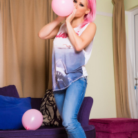 Sexy Jennifer Jade Waters playing with Balloons