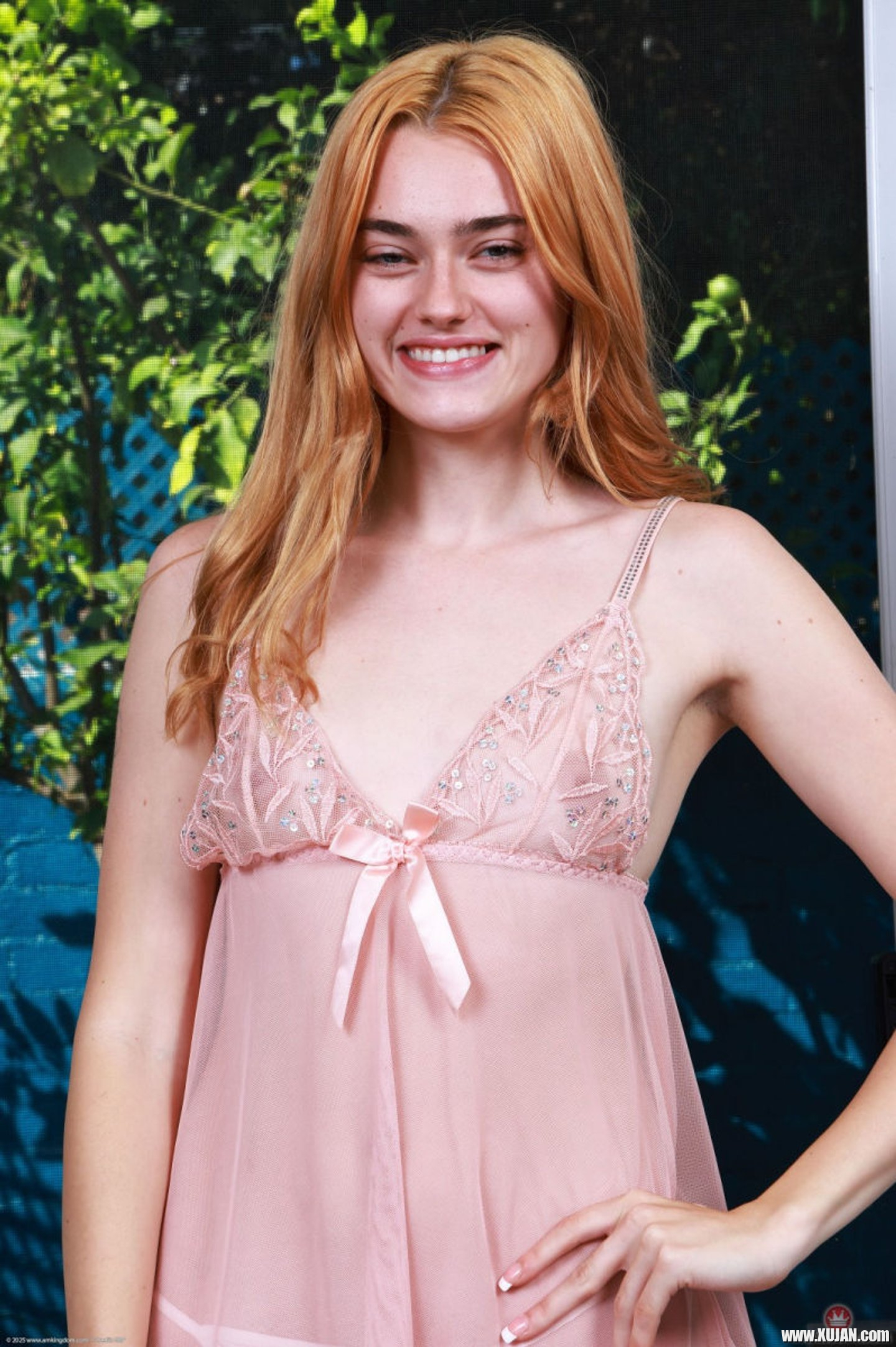 Redhead amateur Gracey Snow posing nude outdoors - Photo #3387520