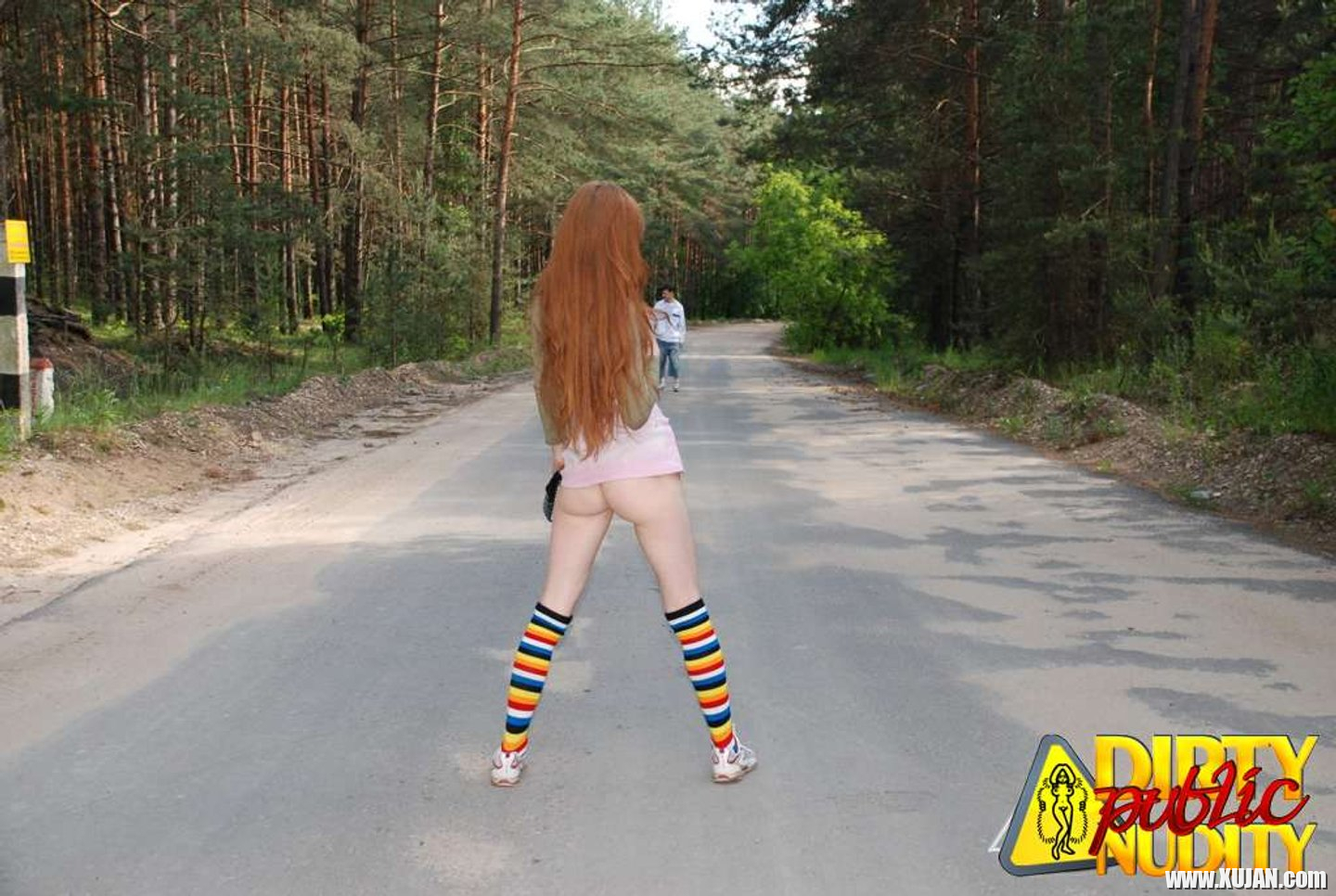 Redhead Chick showing her shaved Pussy in Public - Photo #3388176