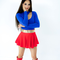 Super girl Sofie Reyez teases and gets fucked hard on the floor
