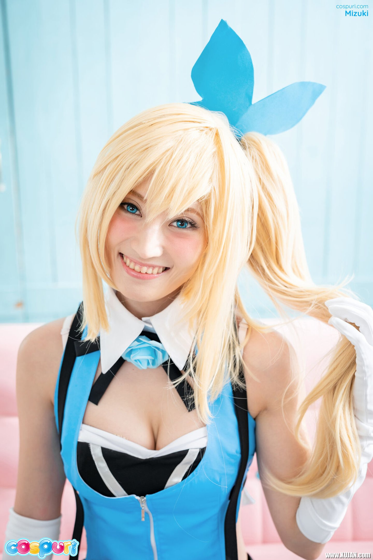 Mizuki Cosplay shes looking pretty sexy as she shows off her pussy - Photo #3397354