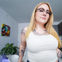 Kinky chick Gracie Squirts gets her face covered in cum after deep blowjob
