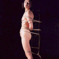 Amazing Asian Girl wants to Pose completely Naked