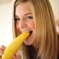 Danielle FTV plays with a Courgette in her Pussy