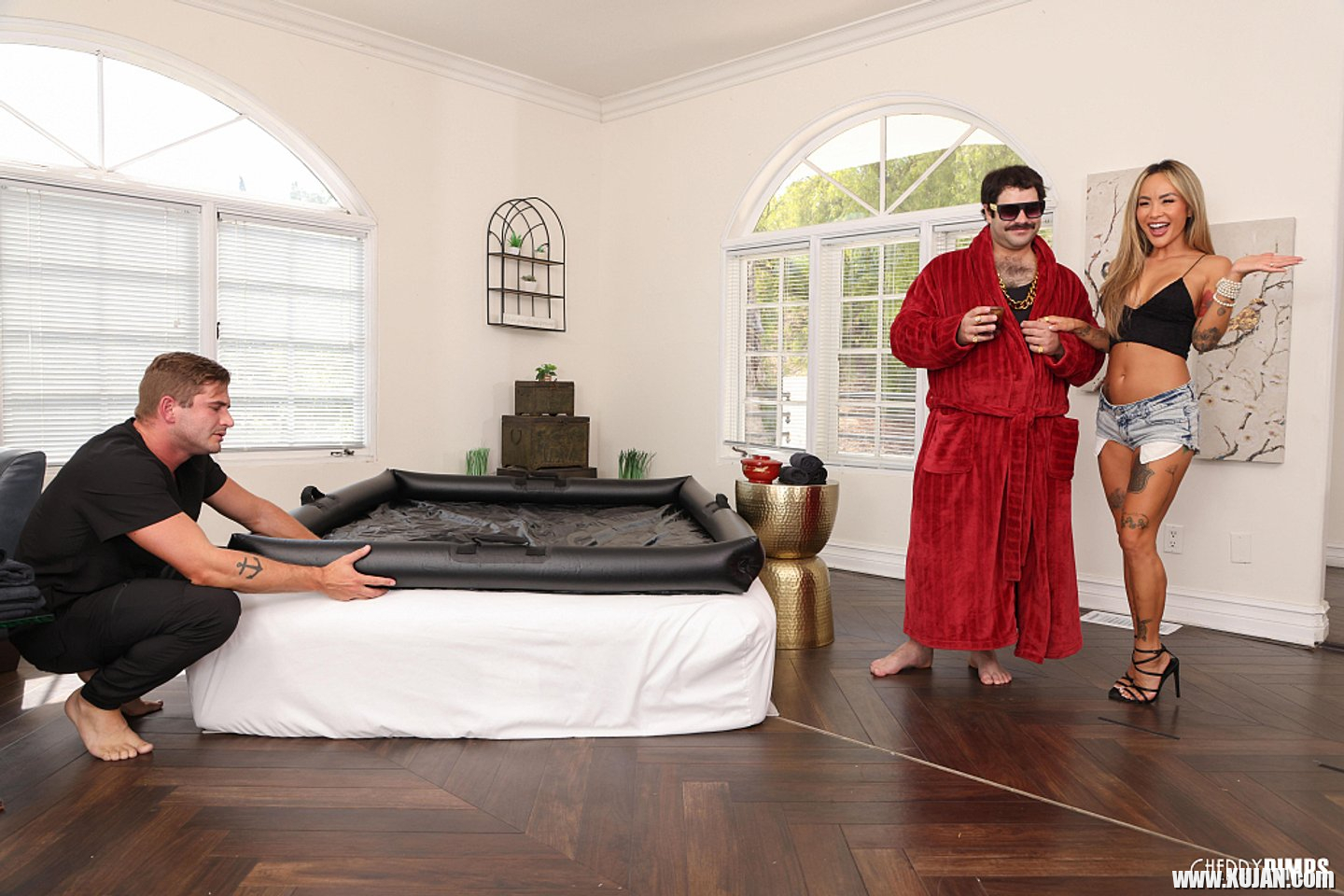 Hardcore dicking on the bed with sexy Linda Lan and Nathan Bronson - Photo #3406668