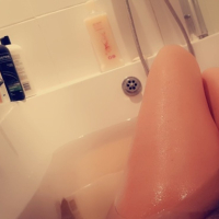 Evelyn White loves to tease and take nude Selfies